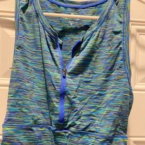 Athleta sleeveless rash guard size medium